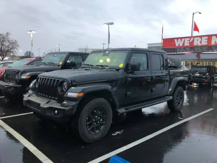 Jeep Gladiator BLACK Gladiator JT Club Black-Gladiator-Jeep-1