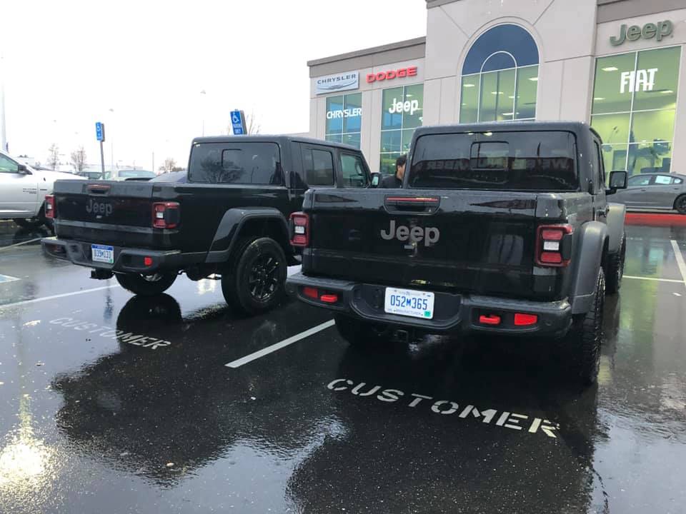 Jeep Gladiator BLACK Gladiator JT Club Black-Gladiator-Jeep-4