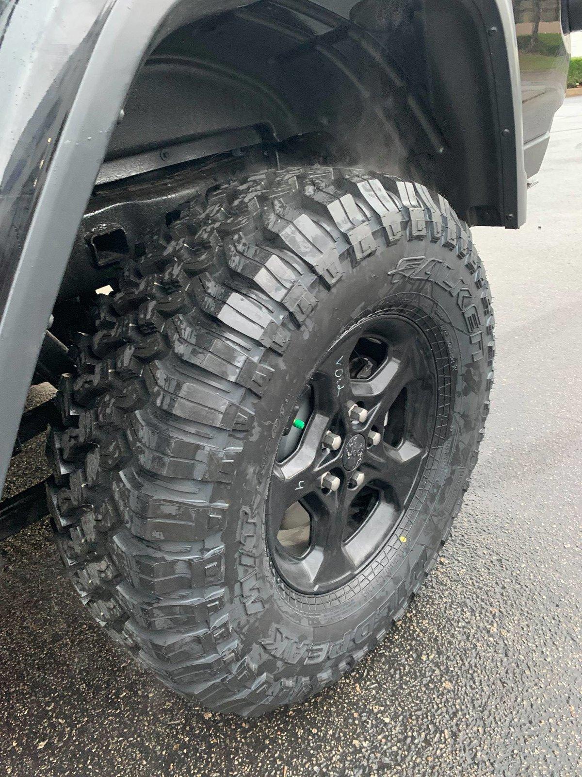 Jeep Gladiator Gladiator racing at King of the Hammers (by Savvy Off Road)! Jeep-Gladiator-Pickup-King-of-the-Hammer-Build-50060821_2096278517100793_1173986472357789696_o
