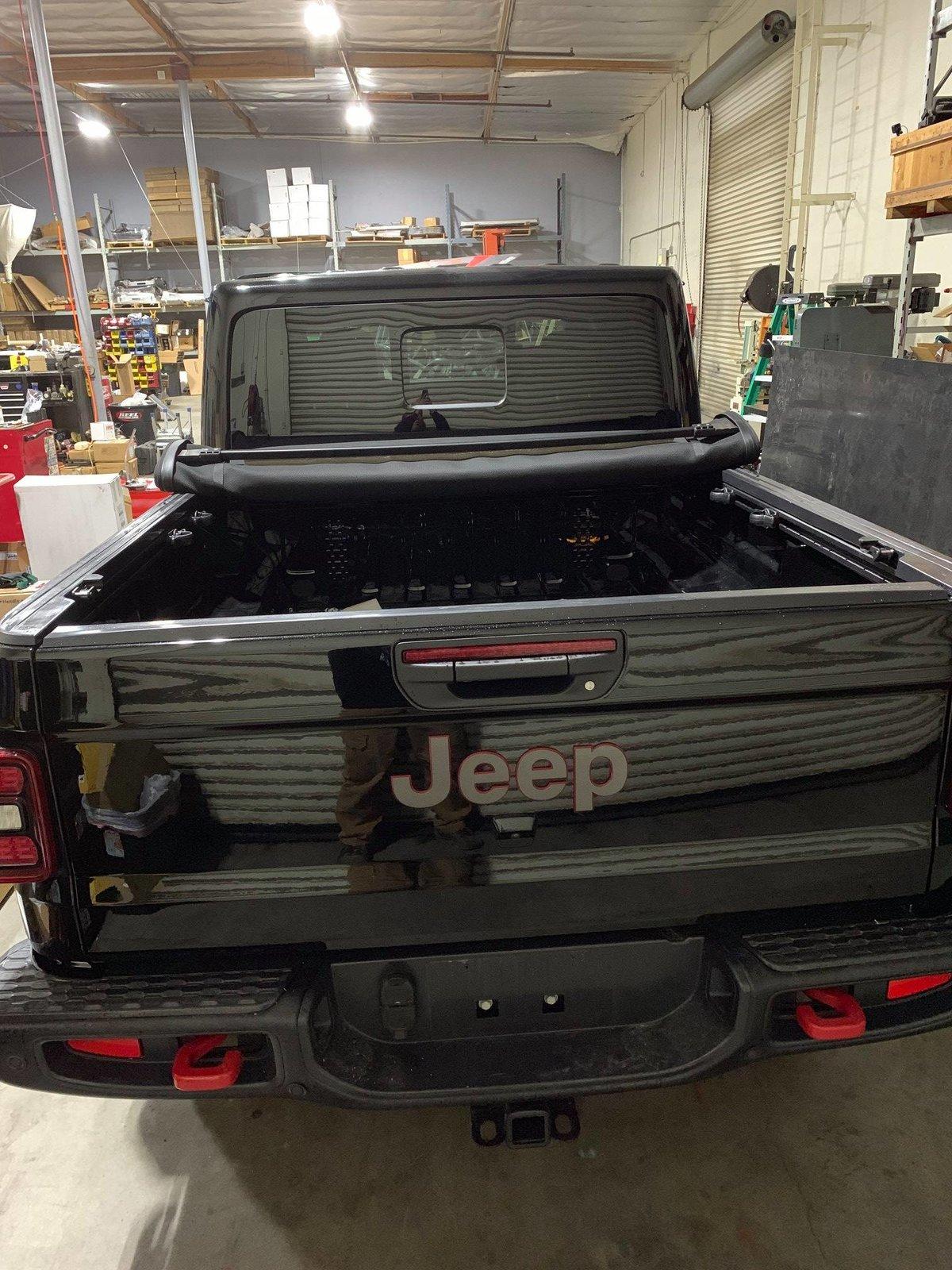 Jeep Gladiator Gladiator racing at King of the Hammers (by Savvy Off Road)! Jeep-Gladiator-Pickup-King-of-the-Hammer-Build-50257236_2096278383767473_4492432978688868352_o