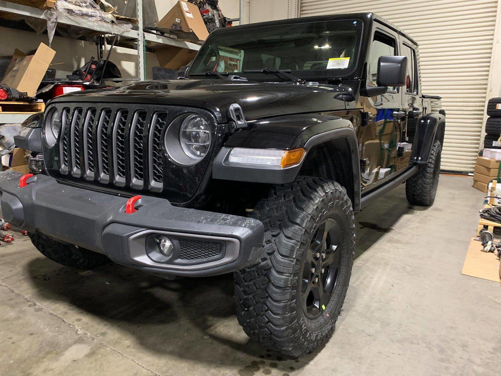 Jeep Gladiator BLACK Gladiator JT Club Jeep-Gladiator-Pickup-King-of-the-Hammer-Build-50018903_2096277887100856_3491313773149421568_o