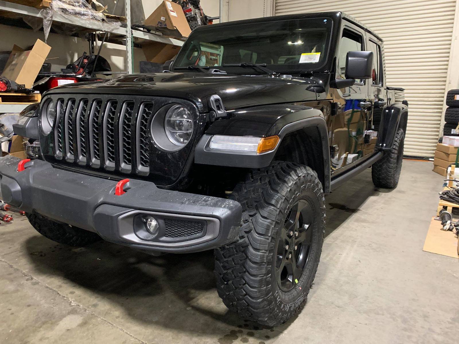 Jeep Gladiator Gladiator racing at King of the Hammers (by Savvy Off Road)! 50018903_2096277887100856_3491313773149421568_o.jpg?_nc_cat=105&_nc_ht=scontent-msp1-1