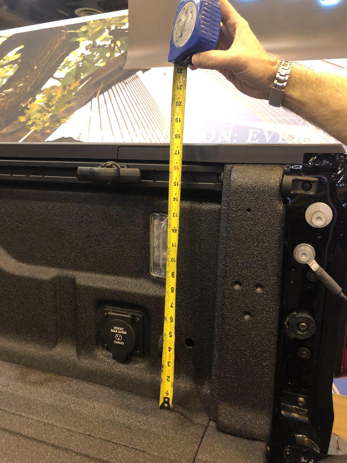 Jeep Gladiator Trail rail system 2803215E-B0CB-46D0-85D8-B1AD63BCFCB2