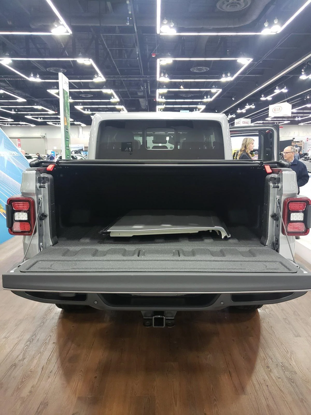 Jeep Gladiator BILLET SILVER Gladiator JT Club 20190124_185811