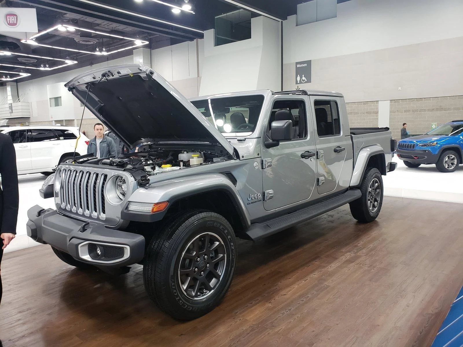 Jeep Gladiator BILLET SILVER Gladiator JT Club 20190124_185939