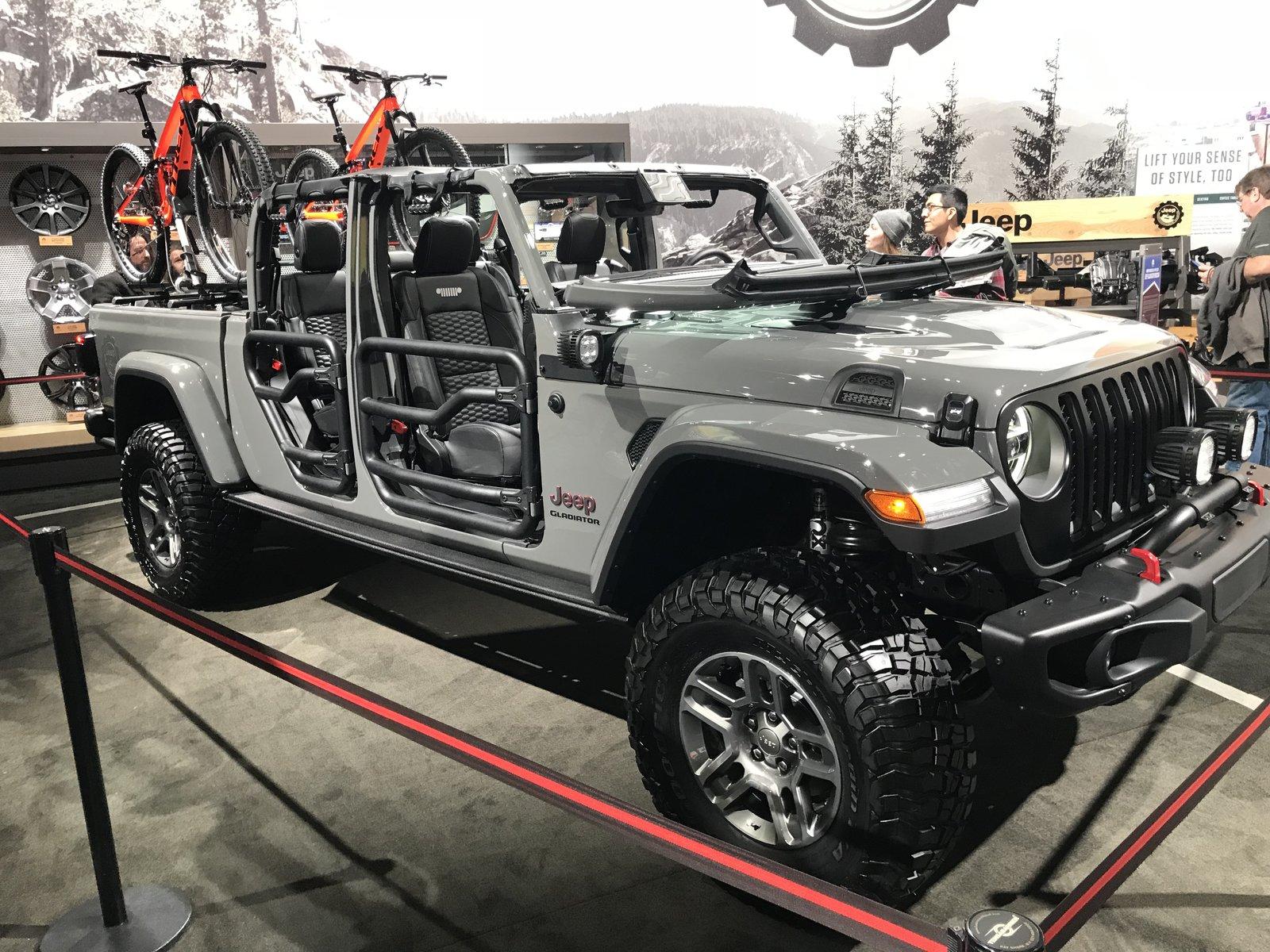 Jeep Gladiator JT sightings at consumer to shows? FAE174B3-1A57-46C0-A925-4BE989DE2247