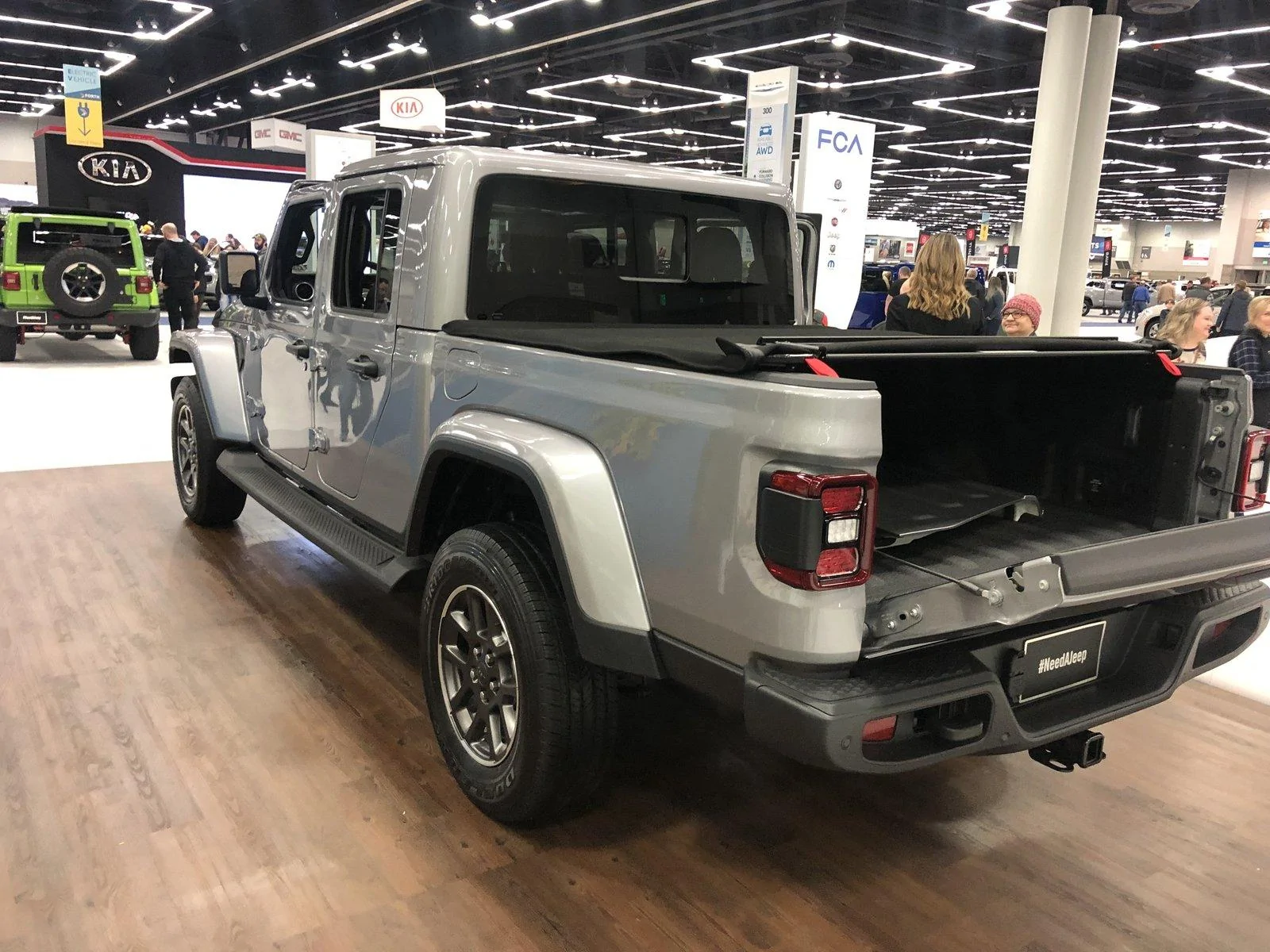 Jeep Gladiator JT sightings at consumer to shows? E8DF1045-DAFF-4AC4-8BD9-06730A4A05F1