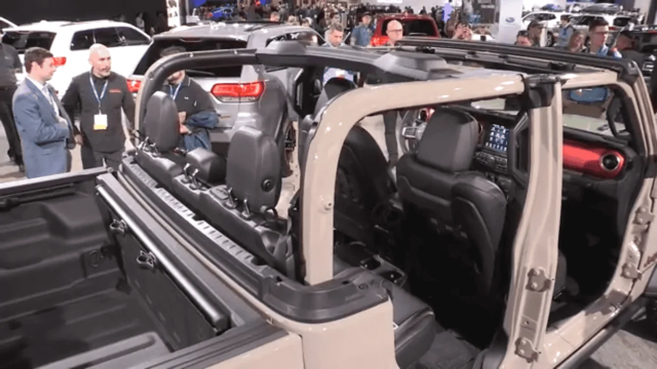 Jeep Gladiator JT sightings at consumer to shows? A7168D67-8BFF-4FE9-9E4D-092D9F14A3F6