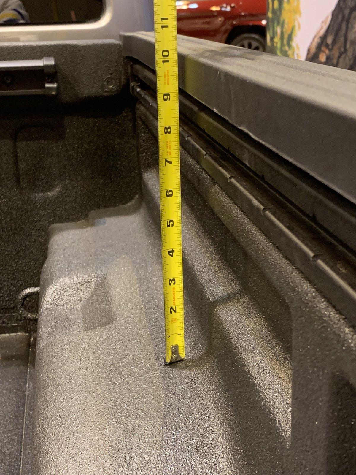 Jeep Gladiator Gladiator bed box depth / height is 17.5" from floor to top of rail IMG_0184.JPG