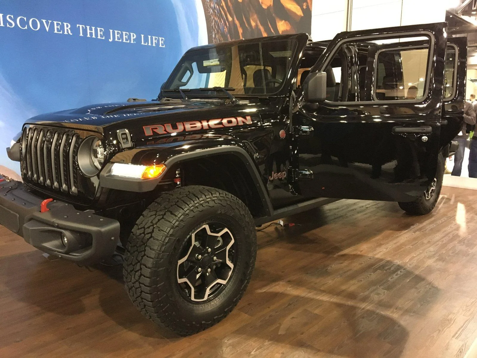 Jeep Gladiator BLACK Gladiator JT Club 259F1011-0FF8-491E-B731-02FD26C3EF11