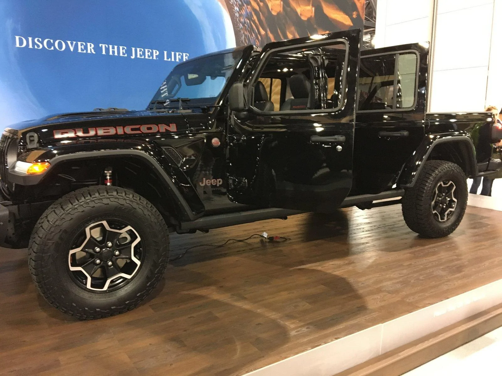 Jeep Gladiator BLACK Gladiator JT Club 63D45C11-A350-4034-A8A3-B0F1D8A1B1BB