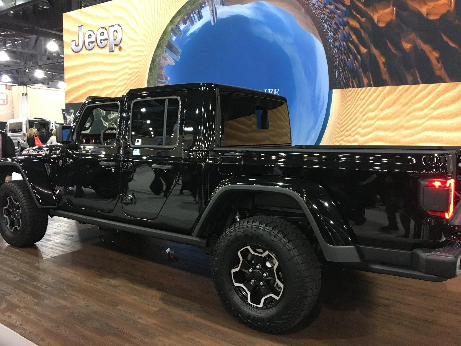 Jeep Gladiator BLACK Gladiator JT Club B86B7AE0-E777-4209-9995-AA929CFB545F