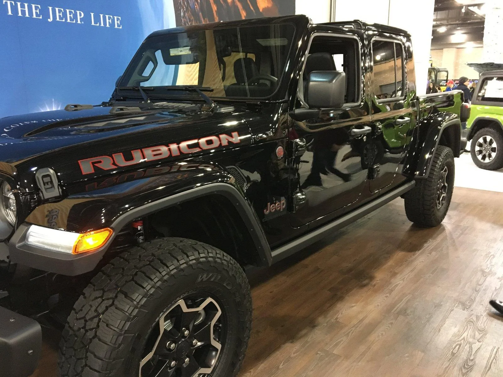 Jeep Gladiator BLACK Gladiator JT Club 018F62D6-7209-4A62-B310-2782265675E4