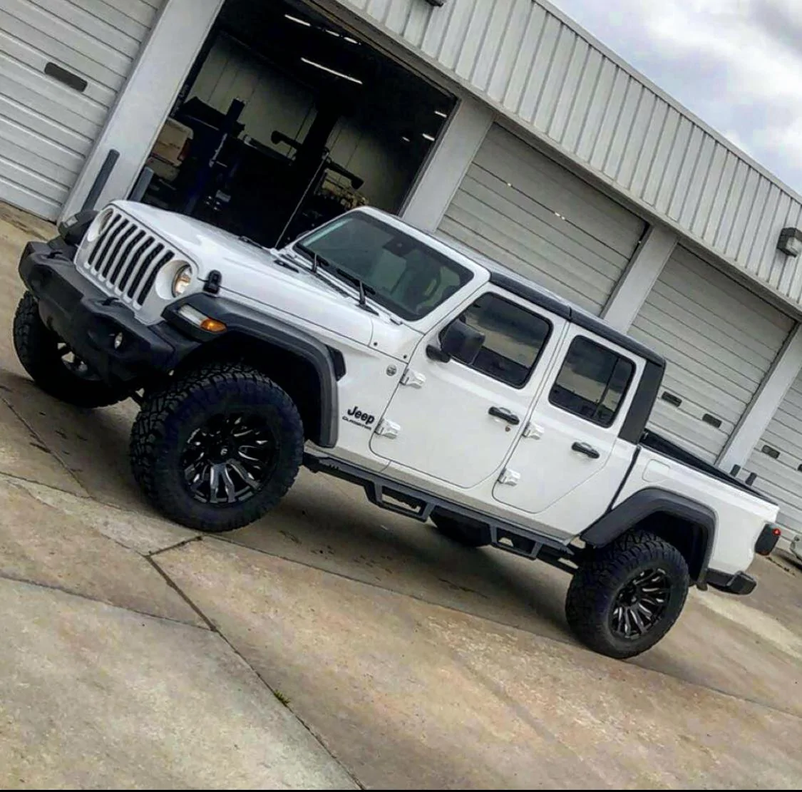 Jeep Gladiator BRIGHT WHITE Gladiator JT Club A184FF66-BEA7-412B-99E5-12E3CC83FC73