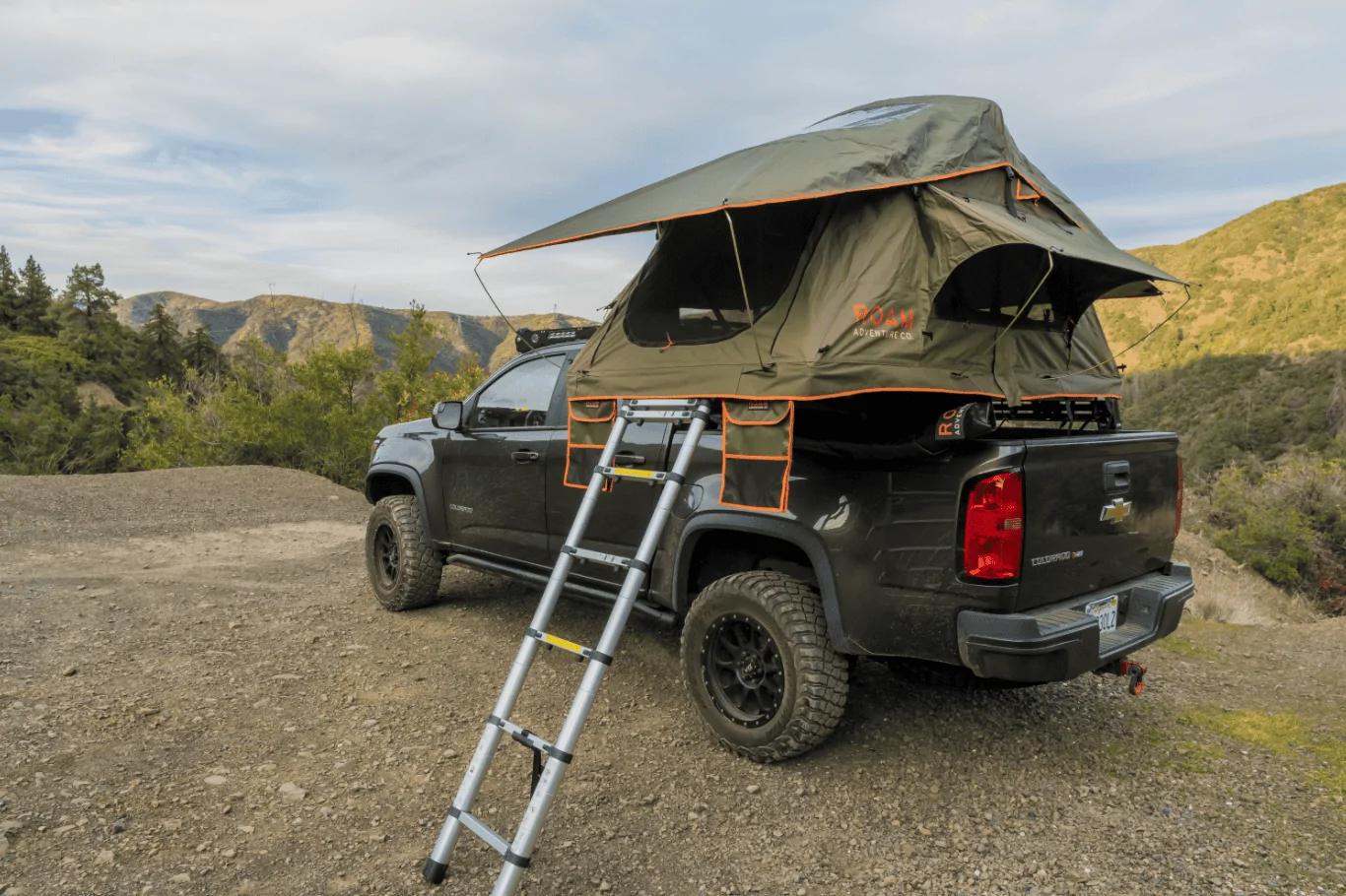 Jeep Gladiator ROAM Adventure Co. Vagabond Series Roof Top Tent RTT Screen Shot 2020-04-02 at 10.33.23 AM