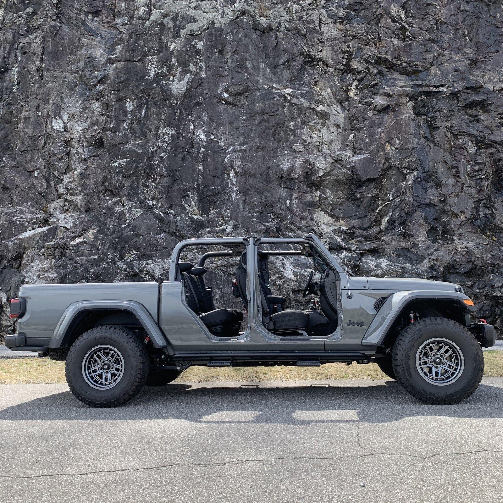 Jeep Gladiator First Time topless! 4DE9A6BB-E871-4ABA-B288-09F87C75E7E5