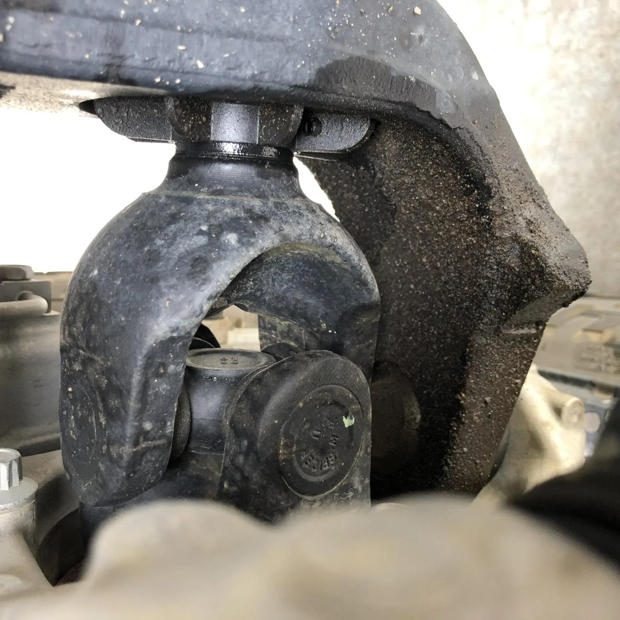 Jeep Gladiator Oil leaking from axle/knuckle E6FB1A89-6882-4857-8C0B-F761517885BB