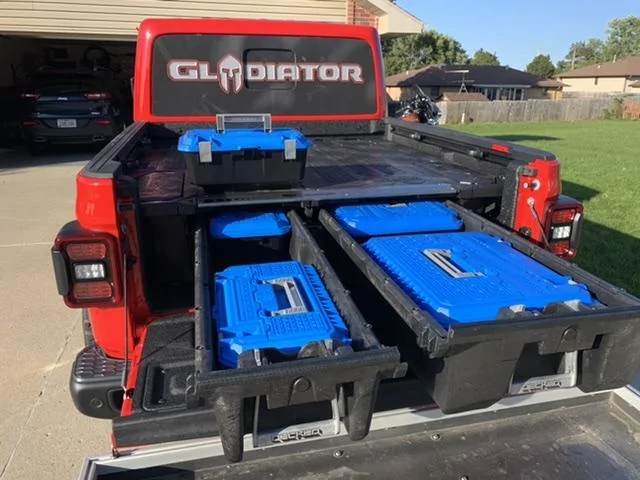 Jeep Gladiator Gladiator "Decked System" F7637395-A5D3-4045-A1CF-56C7EE18DF57