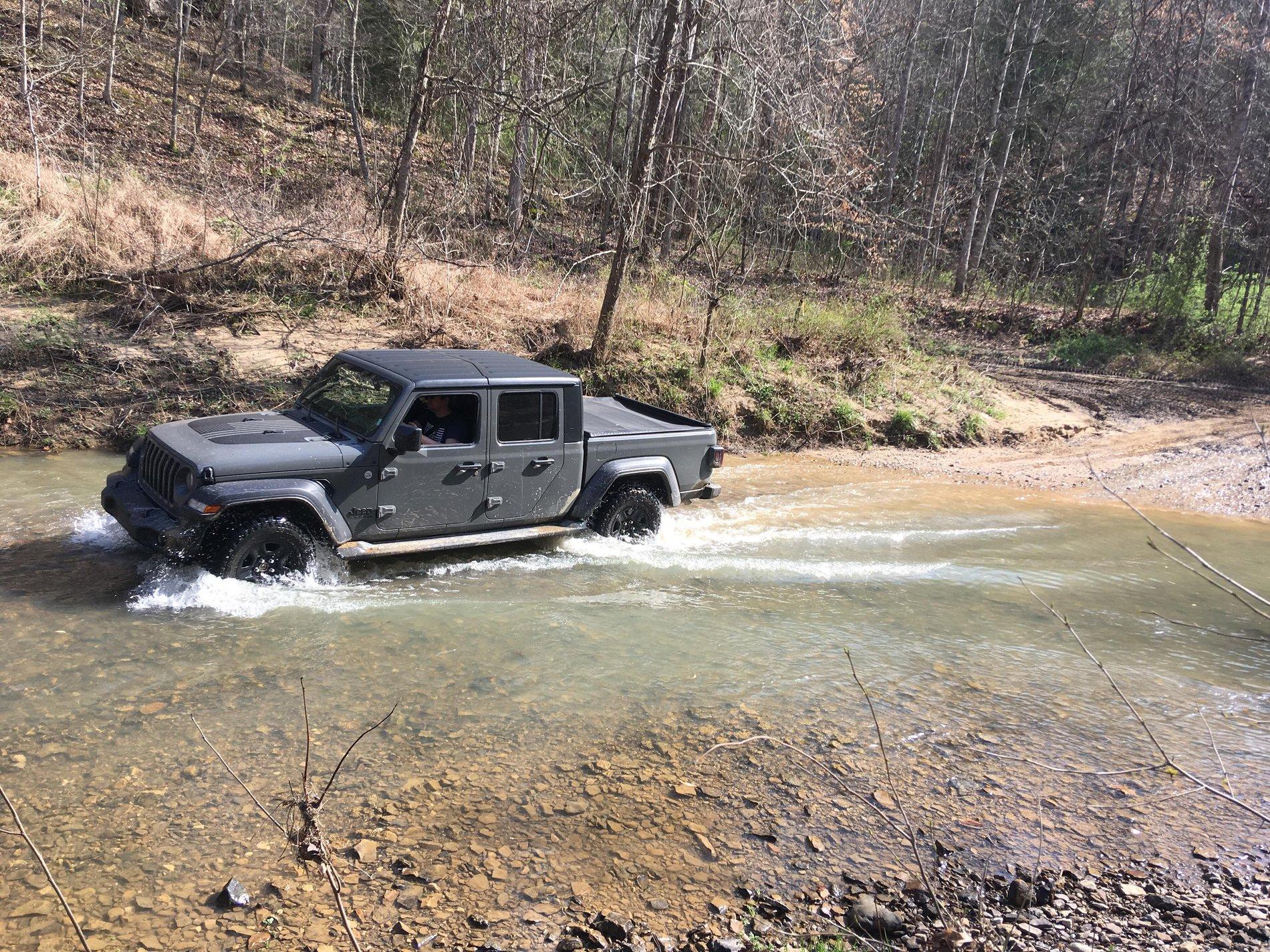 Jeep Gladiator Sport S Max Two - 1,200 and 11,000 miles pictures IMG_0641.JPG