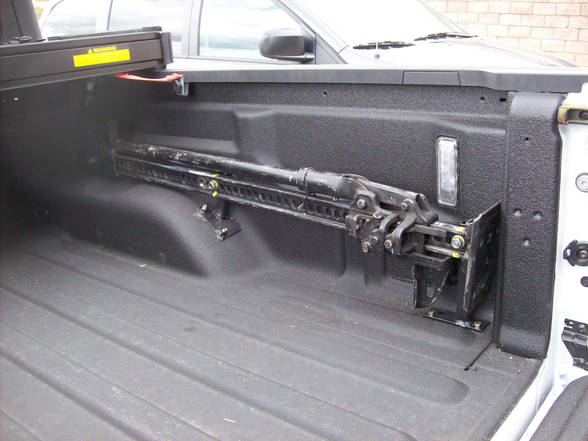 Jeep Gladiator Mounting hi-lift jack on the hood vs truck bed 101_1632.JPG