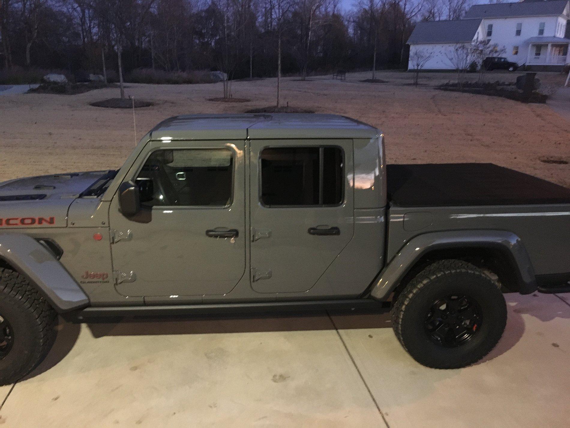 Jeep Gladiator Gladiator Mopar OEM Fabric Roll-Up Tonneau Cover 191202 - S3