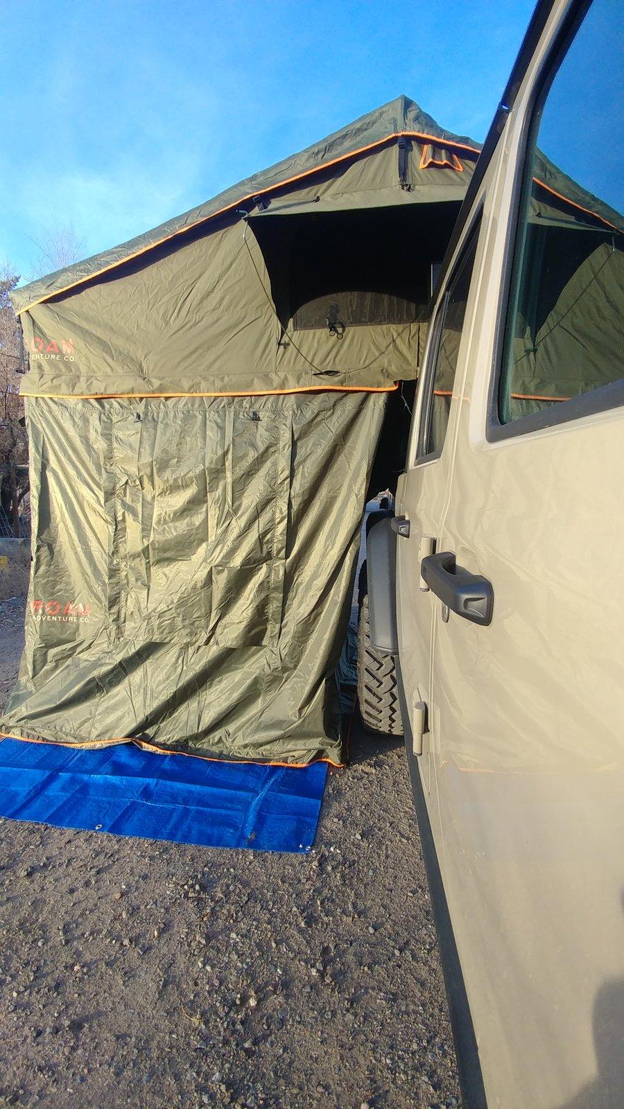 Jeep Gladiator ROAM Adventure Co. Vagabond Series Roof Top Tent RTT 1219191543