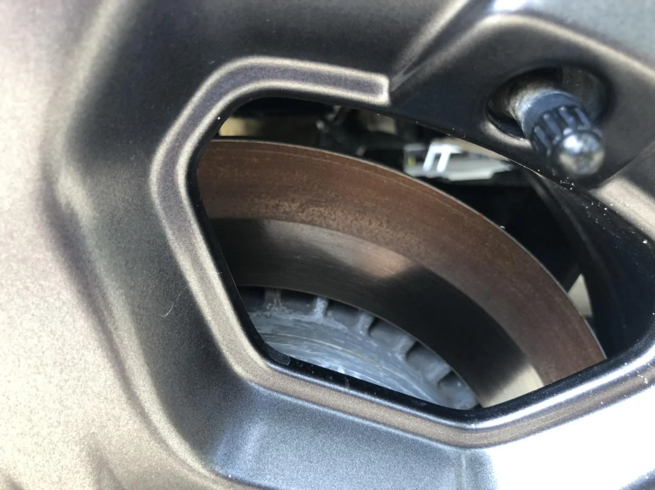 Jeep Gladiator Irregular Rear Rotor Contact Wear A88558AE-7E0B-451E-B658-1F33A0EB0631