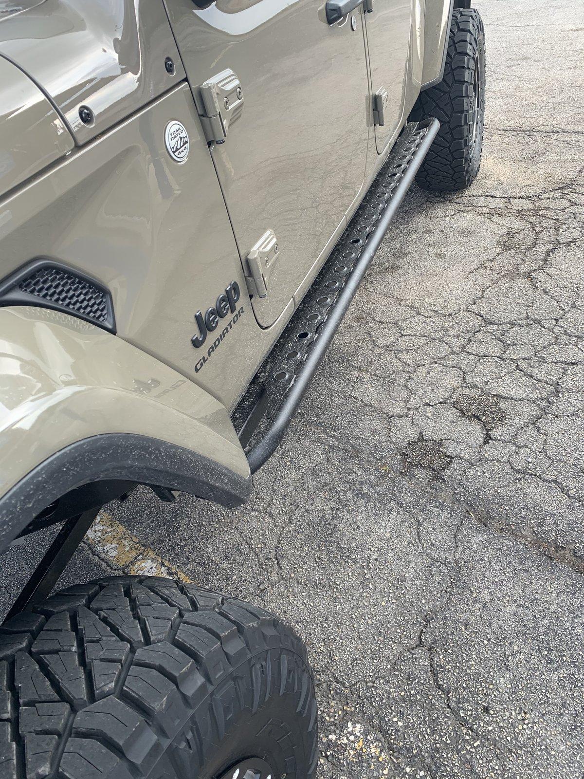 Jeep Gladiator Rock Rails Thread 63BoEooeS%iPp%5+gSvvKw
