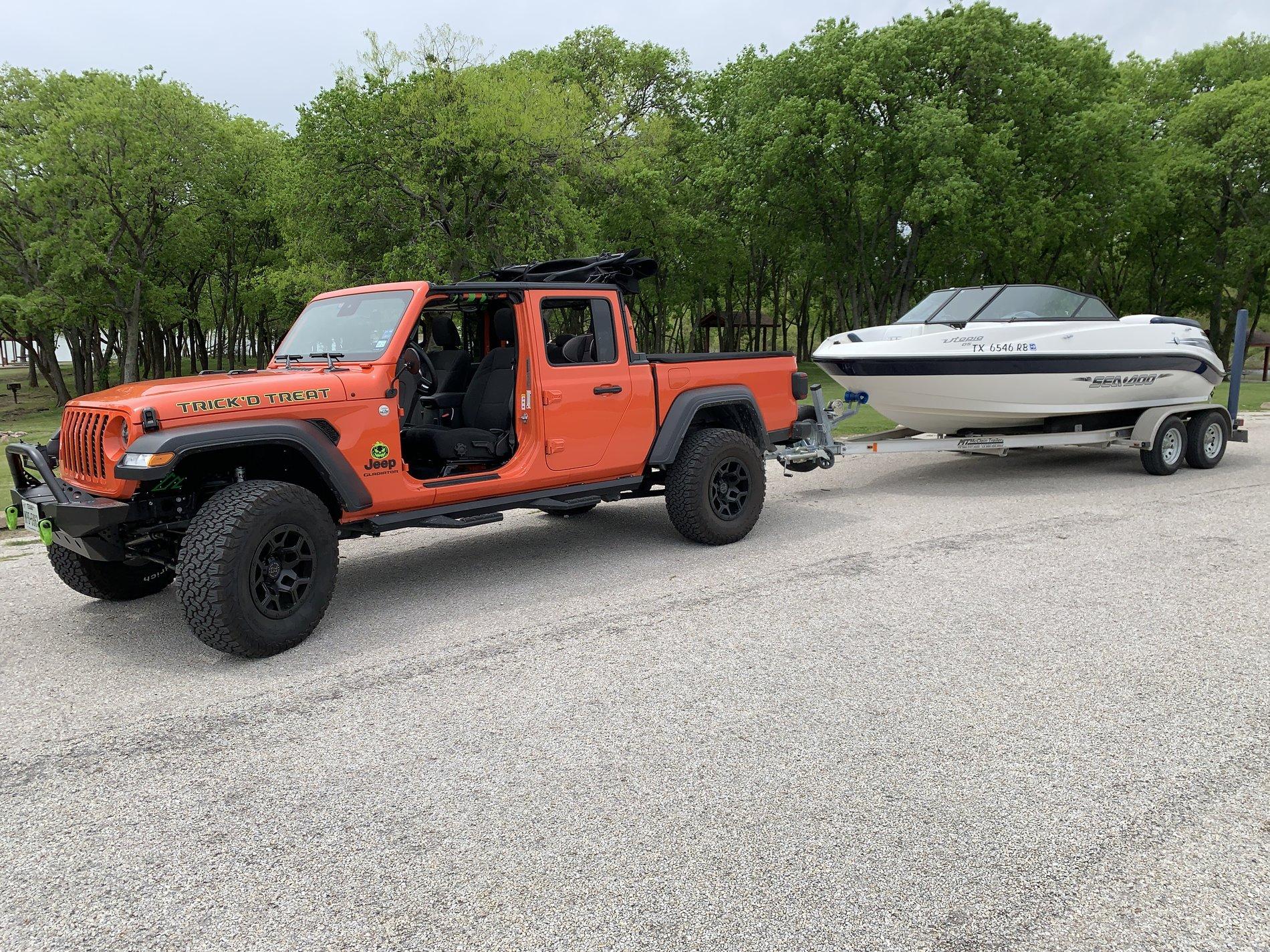 Jeep Gladiator So, what is everybody towing? FA1E5E04-DBF4-486F-A82A-F651B4BA727F