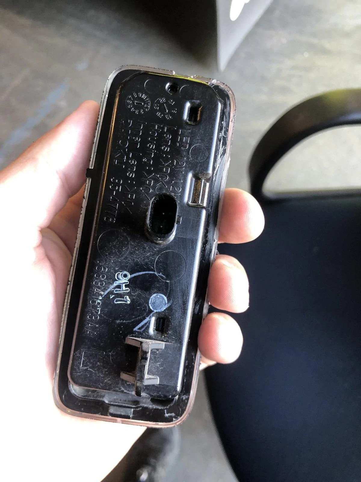 Jeep Gladiator BED LIGHT BUTTON FIX!!!!! 5026F543-1309-41CB-B0CA-002A6B857D65