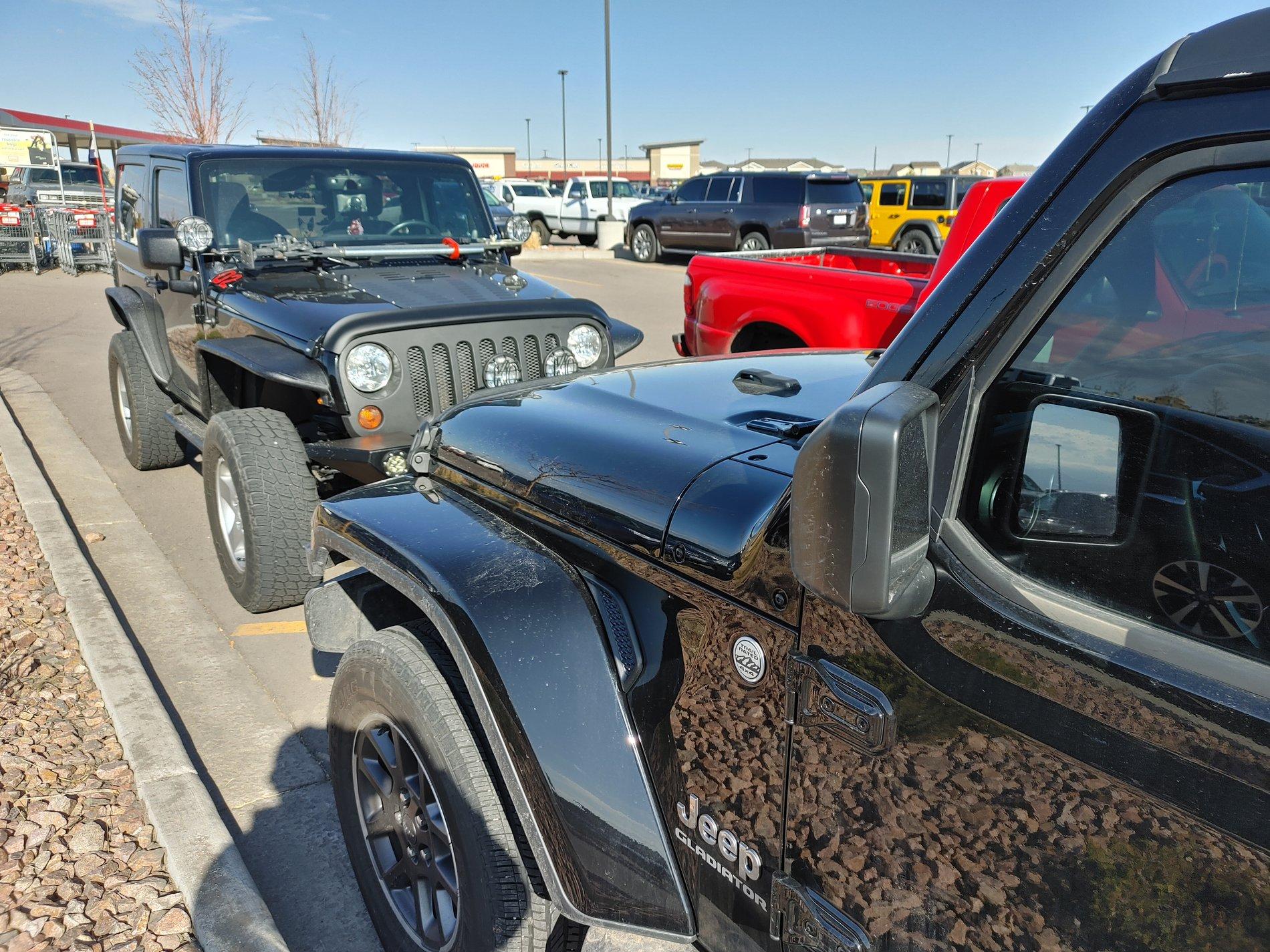 Jeep Gladiator Jeeps Parking Next To Jeeps 20200409_165521_HDR
