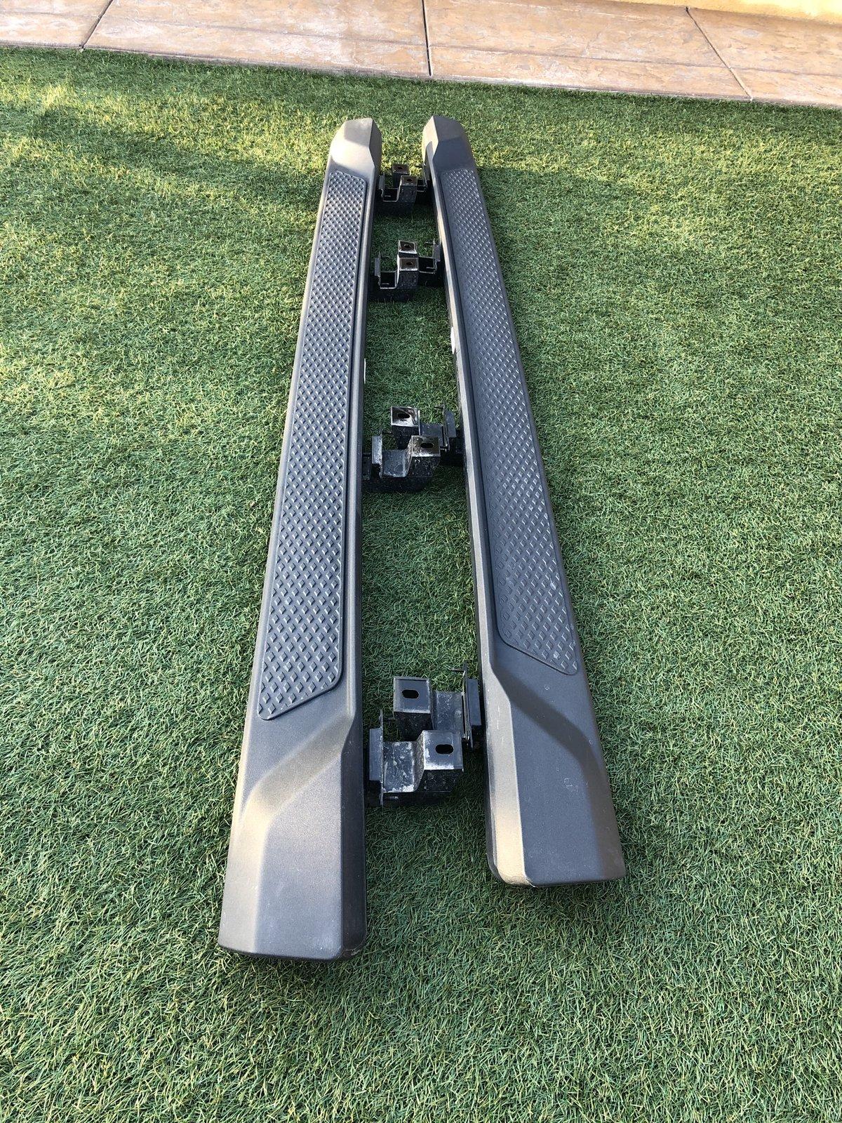 Jeep Gladiator Overland running boards steps 6A577934-1F39-405A-83AA-1EF2EF3ACFBB