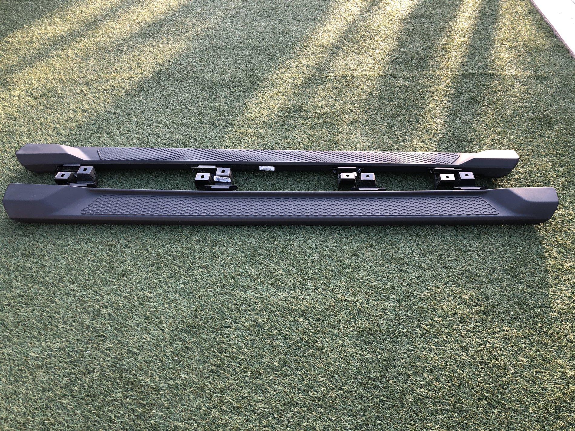 Jeep Gladiator Overland running boards steps 0AE0425A-C7D4-4A7F-87F3-0662F51B8B3C