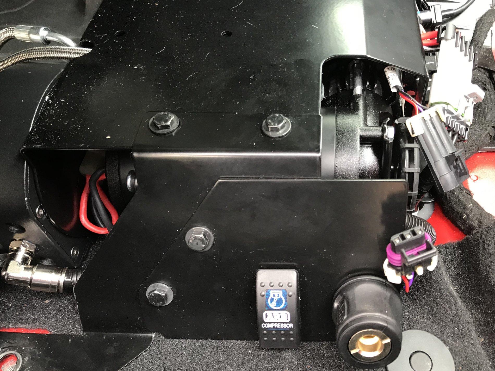 Jeep Gladiator Thinking about on board air compressor ... AAD162A2-BED5-4201-9A9A-E29F83CCB657