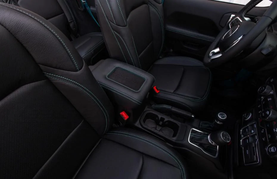 jl-wrangler-console-lid-02_2.jpg