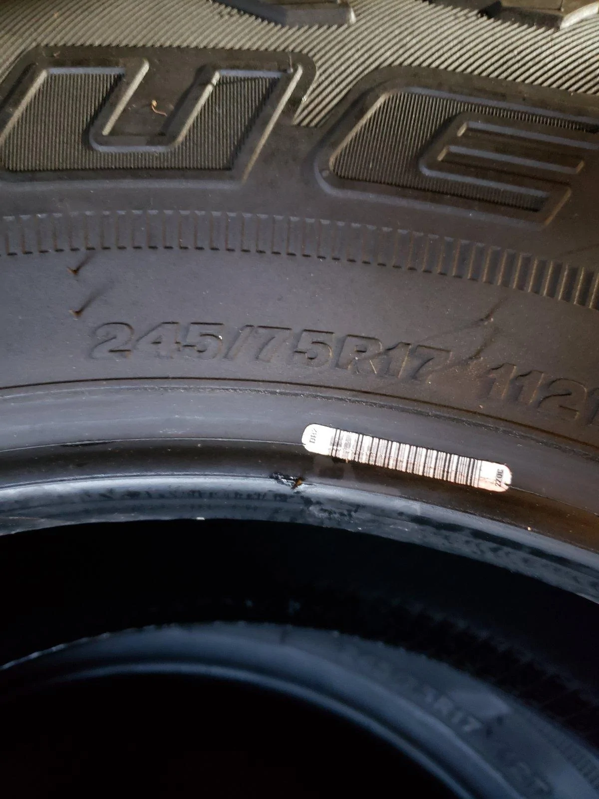 Jeep Gladiator 2020 gladiator sport s tires (no wheels) 20200401_192401