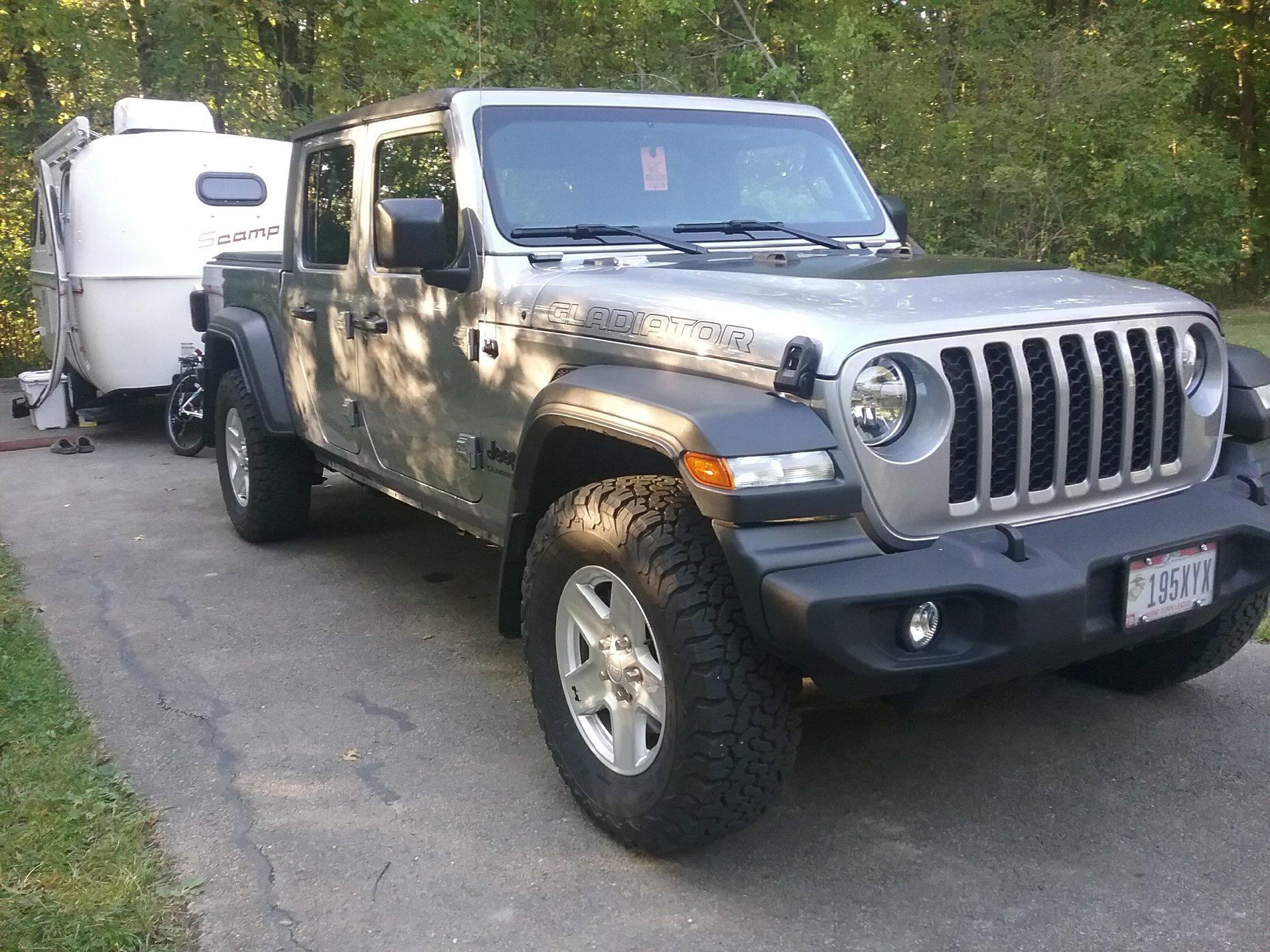 Jeep Gladiator Max tow with or without hood “Gladiator” stickers? Resized_20191009_171808_8015