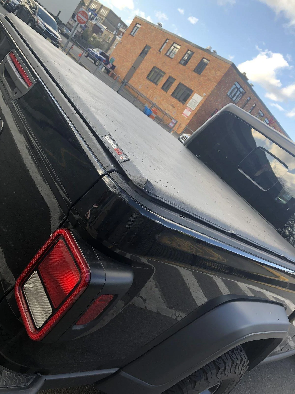 Jeep Gladiator WTS OR TRADE tri fold soft for roll up cover!! 250484E8-C3BA-4EAE-AA57-631D86E893B0