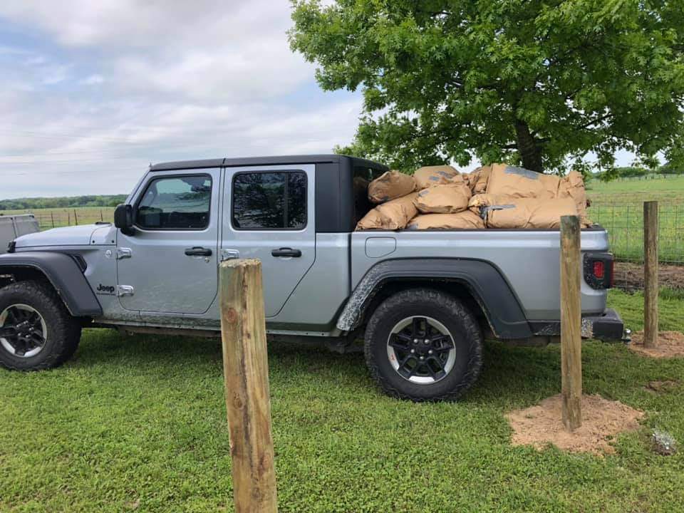 Jeep Gladiator Post your payload pics! nc_oc=AQkBiJoTaHGV0vrQjB-uhMX7YtWvMEe9J5mSnaOtej0TEWrb5SxSw50nK9I8KomUCP0&_nc_ht=scontent-lga3-1