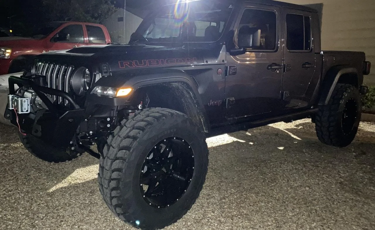 Jeep Gladiator Pictures of 37’s on your gladiator 6D8DFD68-ADA3-407C-9941-9E09AFDD0AF6