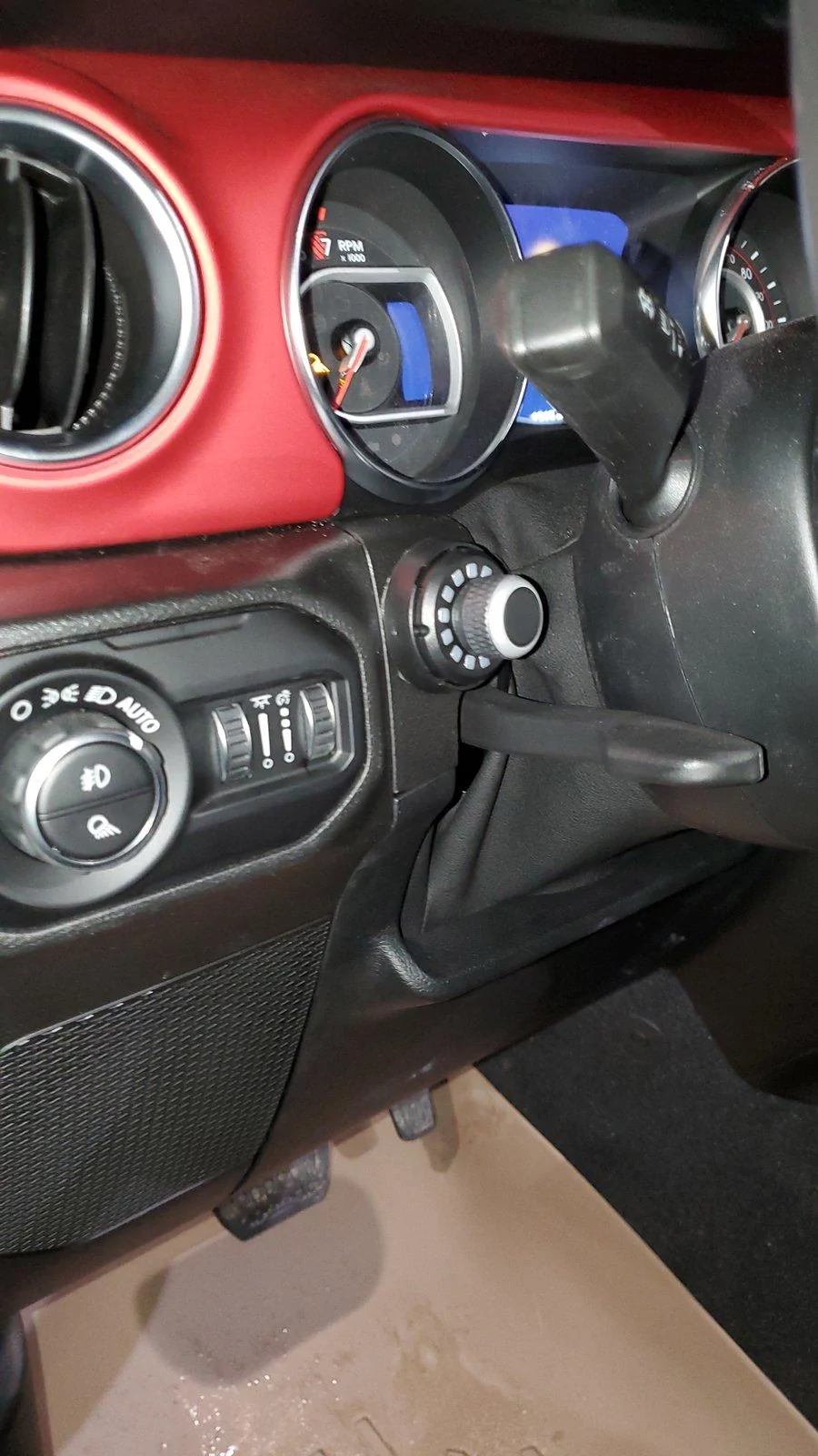Jeep Gladiator Curt Spectrum Brake Controller Installed 20200103_183833