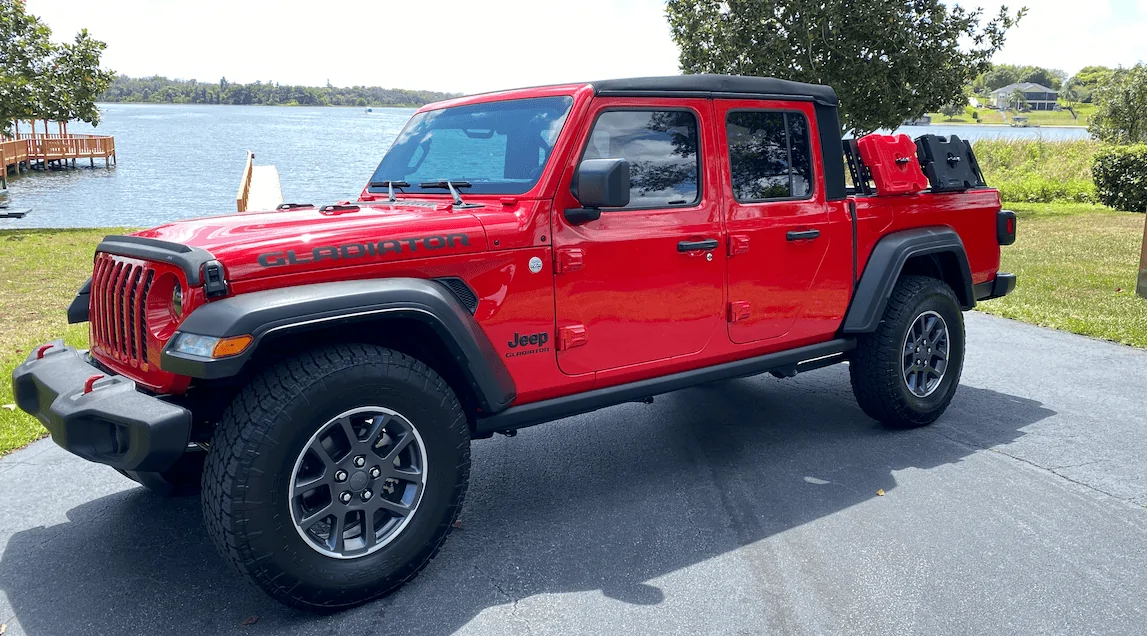 Jeep Gladiator Max tow with or without hood “Gladiator” stickers? Screen Shot 2020-03-20 at 1.37.35 PM