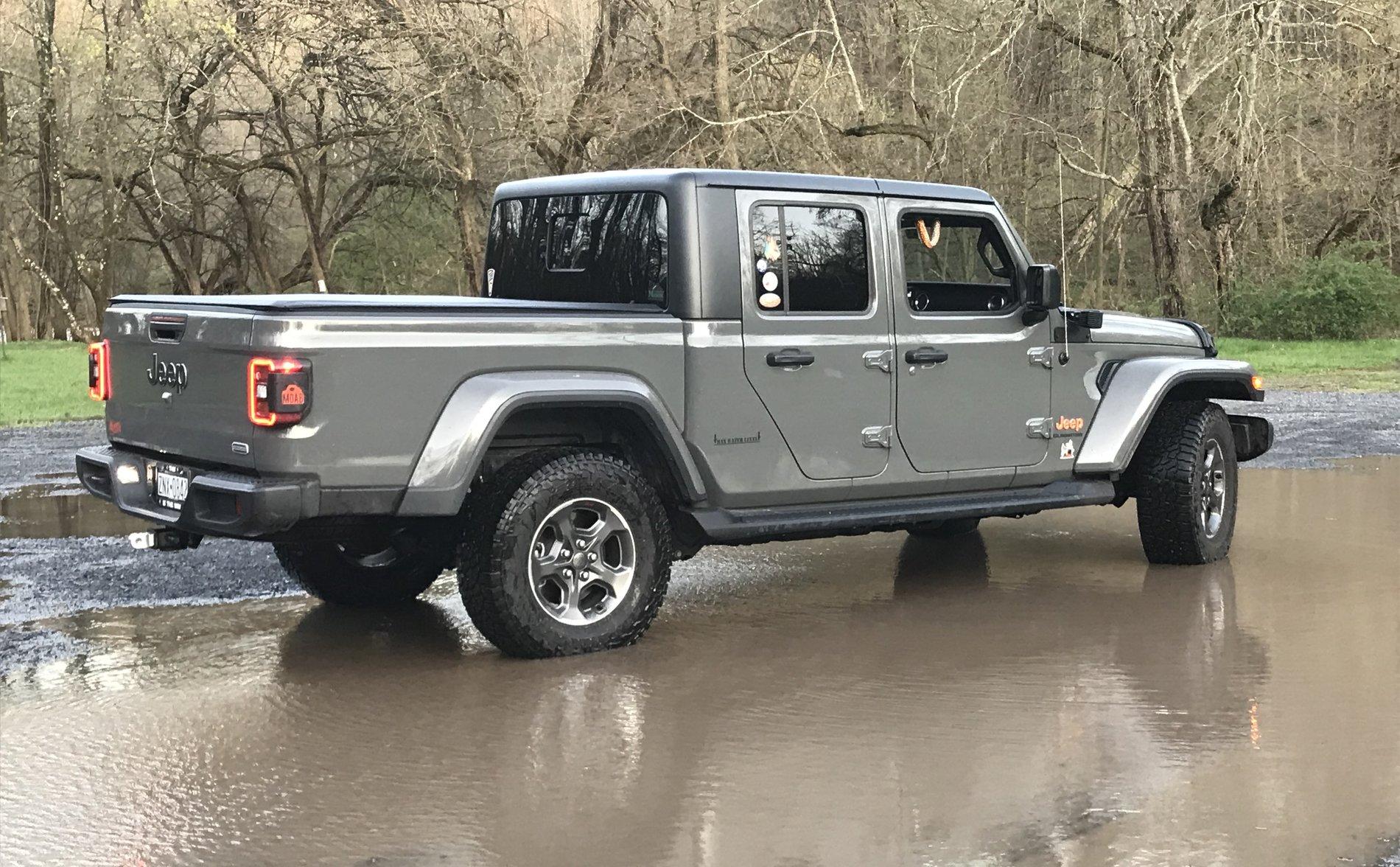 Jeep Gladiator JT pictures DAA13367-D2FD-4631-9F33-AF12BA145A5D