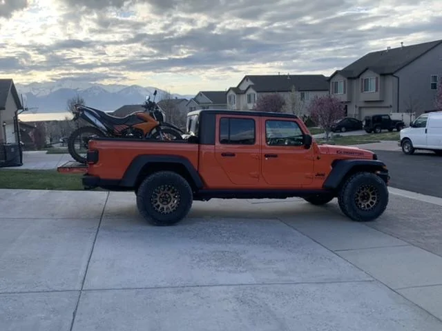 Jeep Gladiator Roll it or Fold it?? (Tonneau Covers) E0702932-1BEA-46F2-999D-582130DAF10F