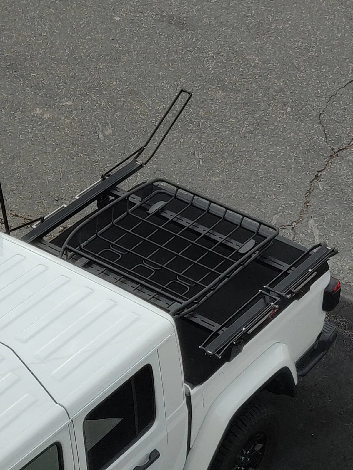 Jeep Gladiator Voodoo Cross Bars 1UP Bike Rack and Yamika Ski Rack IMG_20200414_163306