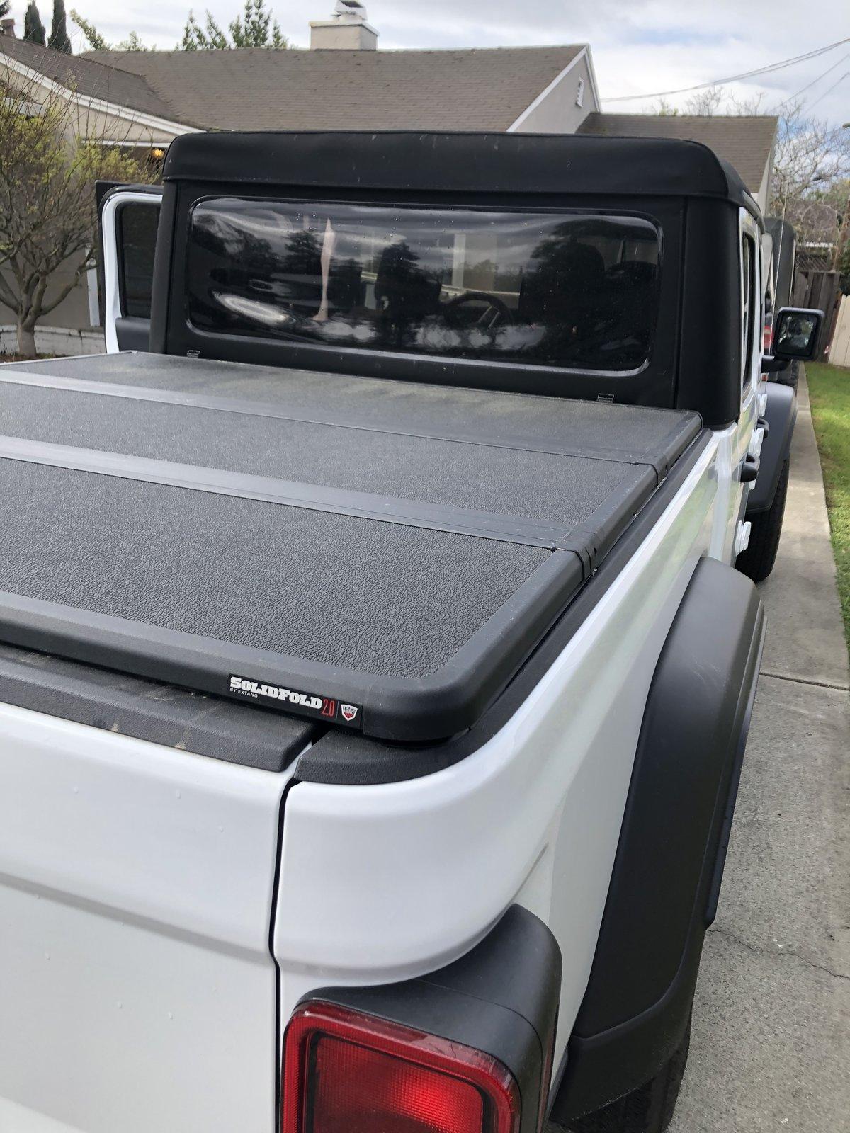 Jeep Gladiator Greg’s white JT max tow EAEA1A88-F197-4B2A-B9FB-22AD3FA634E2
