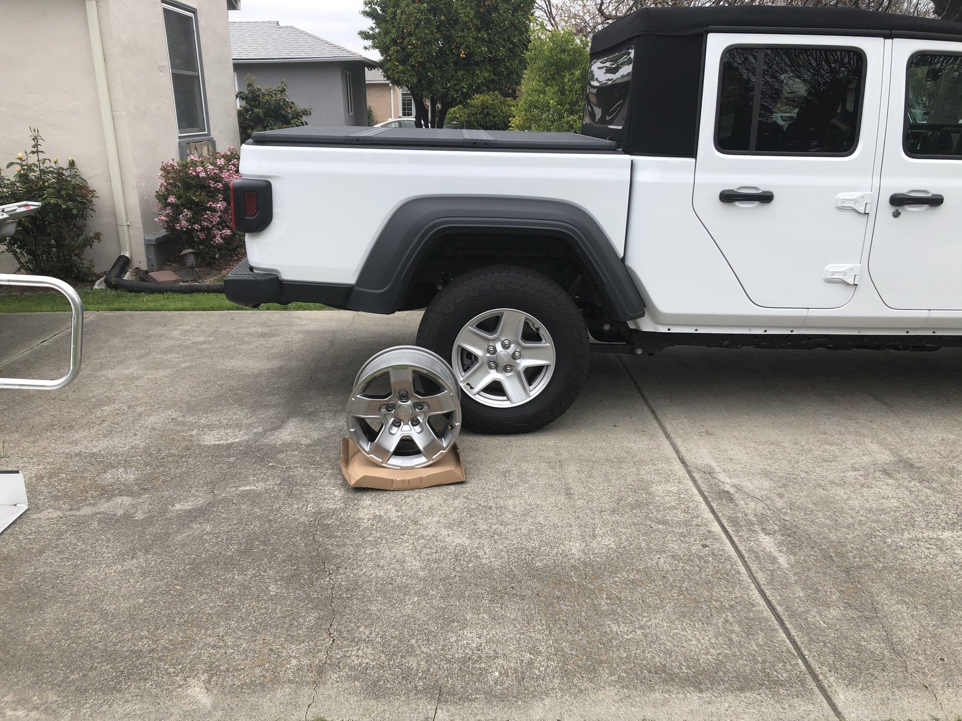 Jeep Gladiator Greg’s white JT max tow F62A07E8-305B-45FA-9616-27BED2C1EEBB