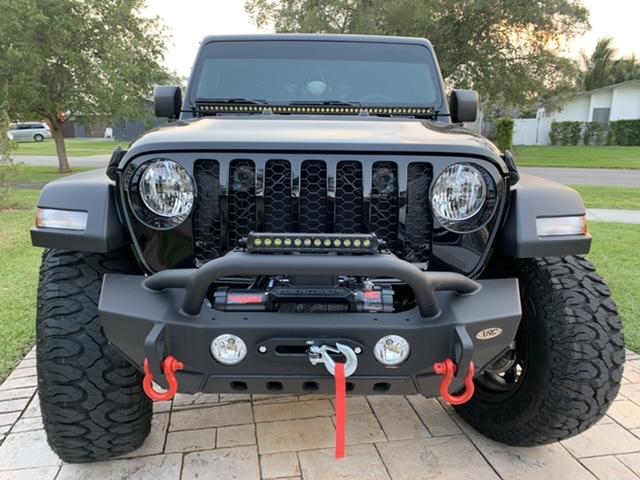 Jeep Gladiator BLACK Gladiator JT Club 9BB19E05-E406-4F40-8A63-B949A973D22E