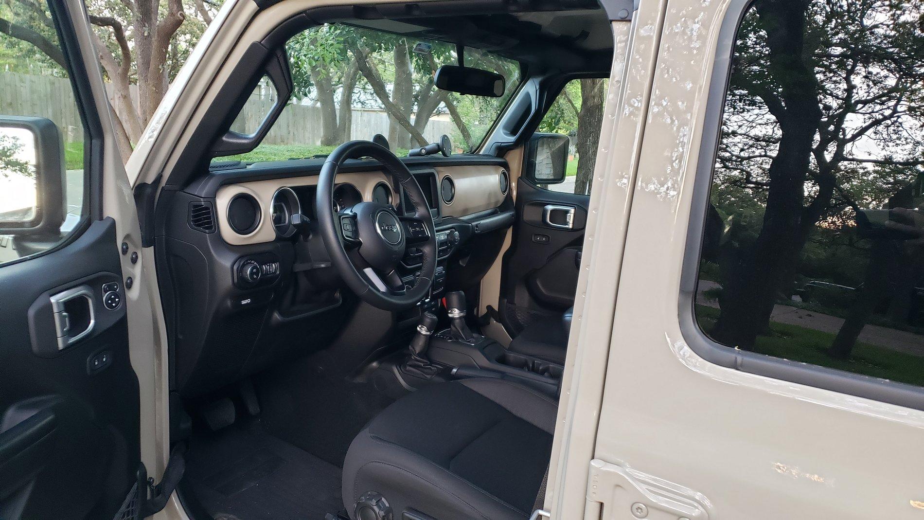 Jeep Gladiator Rubicon Dash Wrap? 20200401_193624