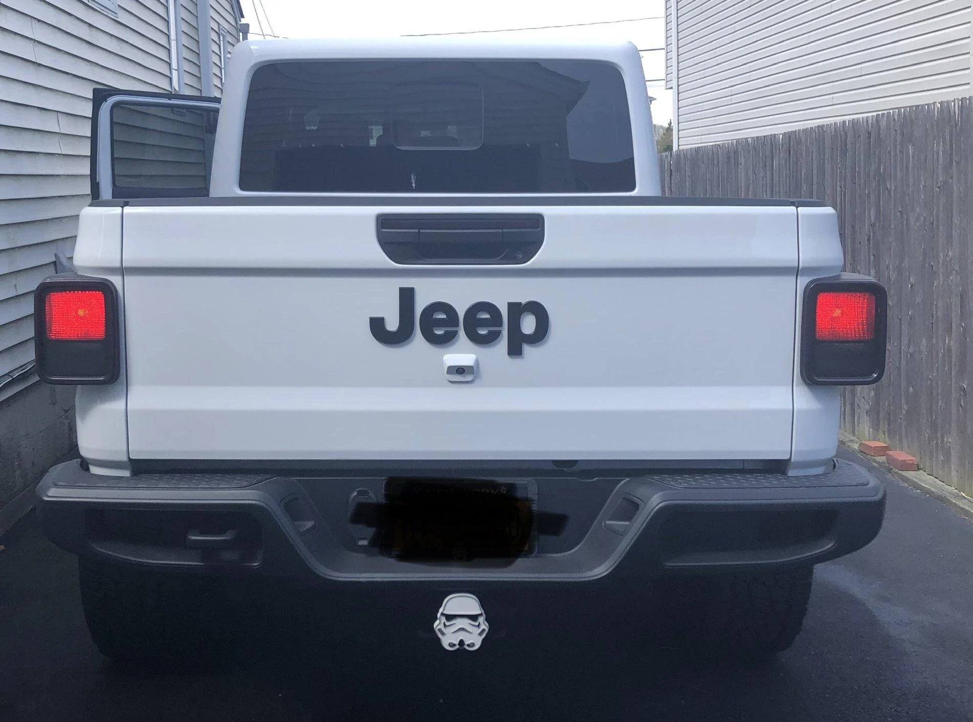 Jeep Gladiator First experience using Plastidip(Jeep emblem) 1825EF34-9319-43D9-830C-F80E895132DD
